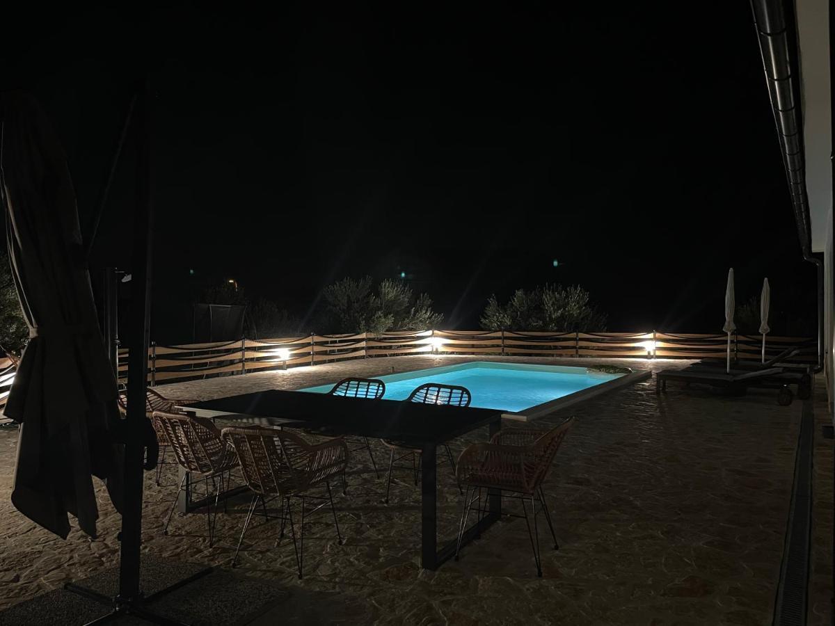 Wonderful Holiday House Bruno With Heated Pool Задар Экстерьер фото